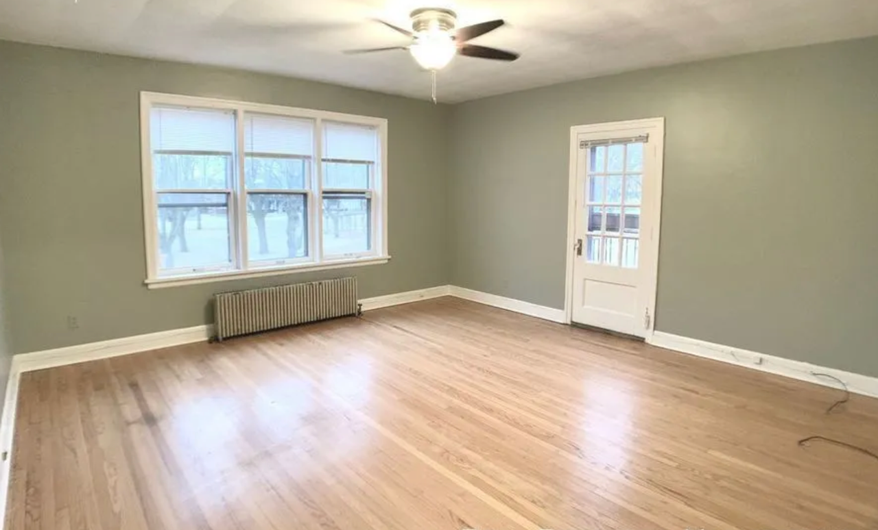 939 College Ave - Photo 3 of 7