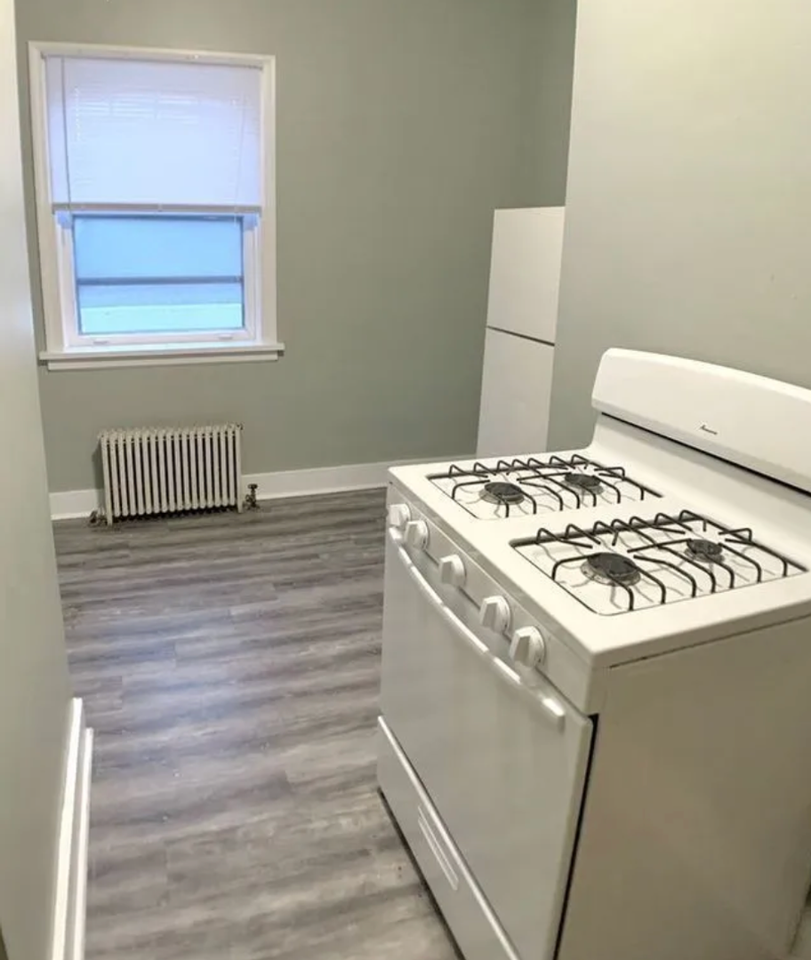 939 College Ave - Photo 5 of 7