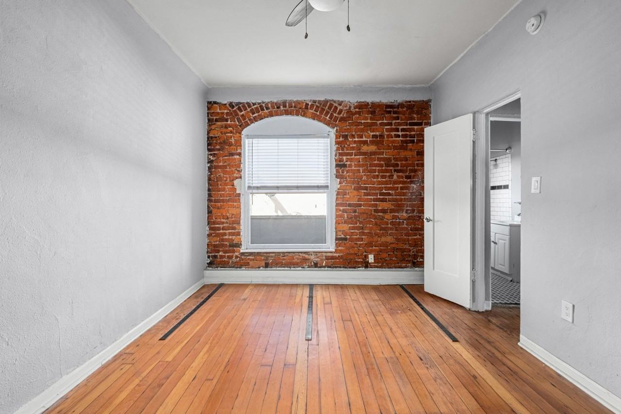 Normandie Summit | Cozy Studios and One Beds in Heart of LA - Photo 6 of 15