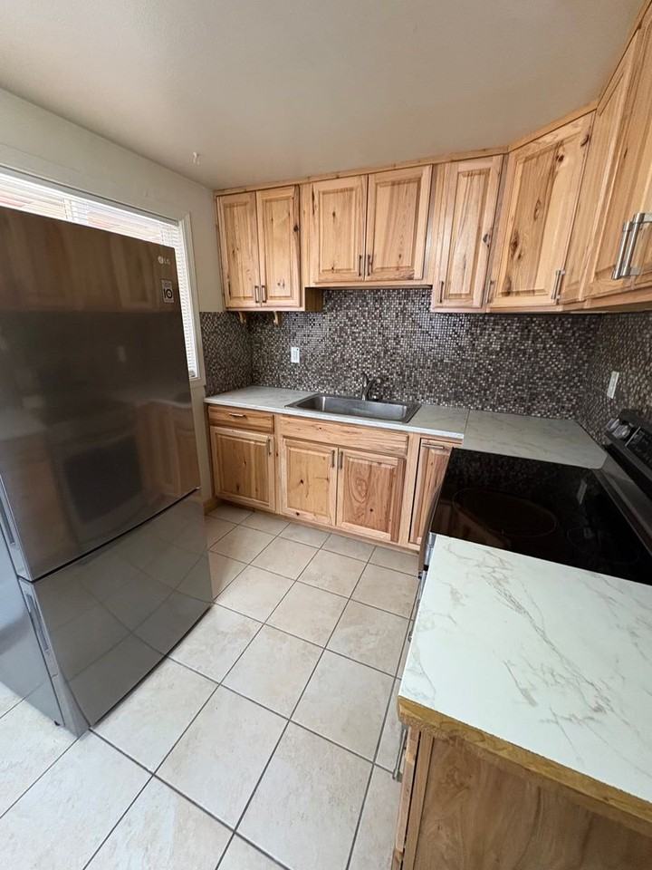 36 D St Ne - Photo 3 of 8