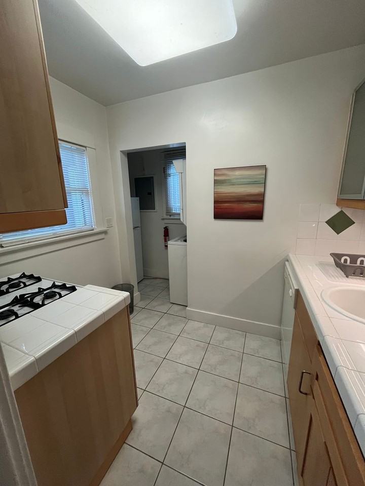 301-303 N Hudson Ave - Photo 4 of 21
