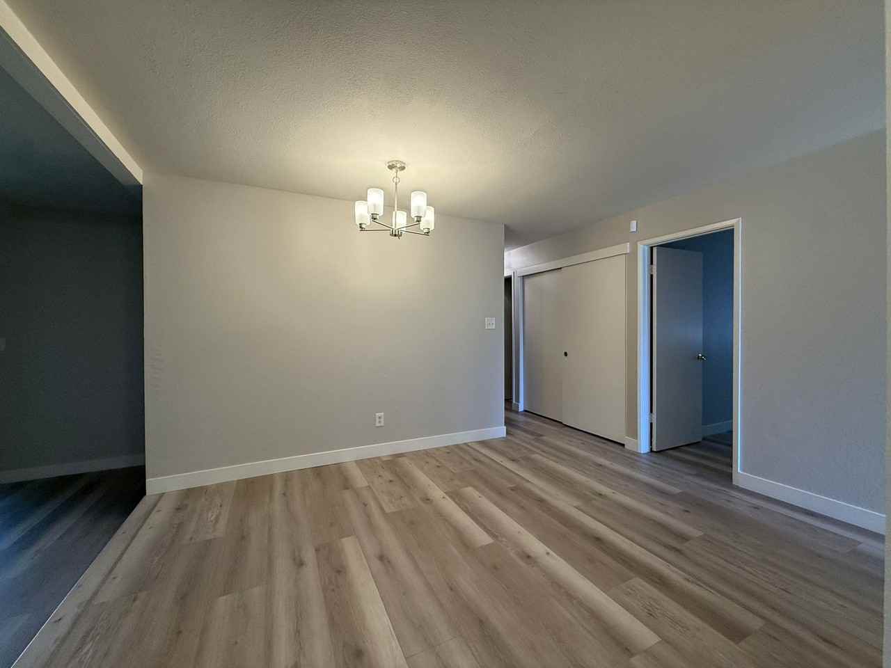 3095 Rosemont Dr - Photo 3 of 10