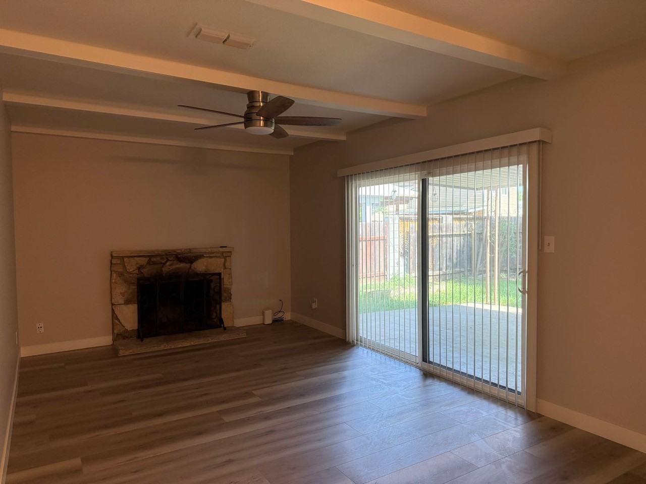 3095 Rosemont Dr - Photo 5 of 10