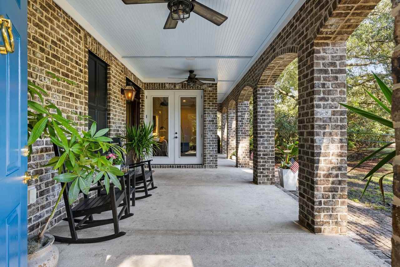 2112 Parkway Dr - Photo 3 of 26