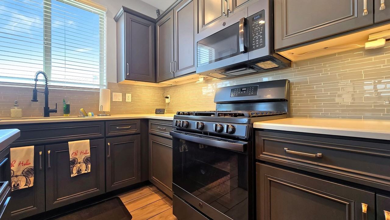15650 W Morning Glory St - Photo 4 of 16