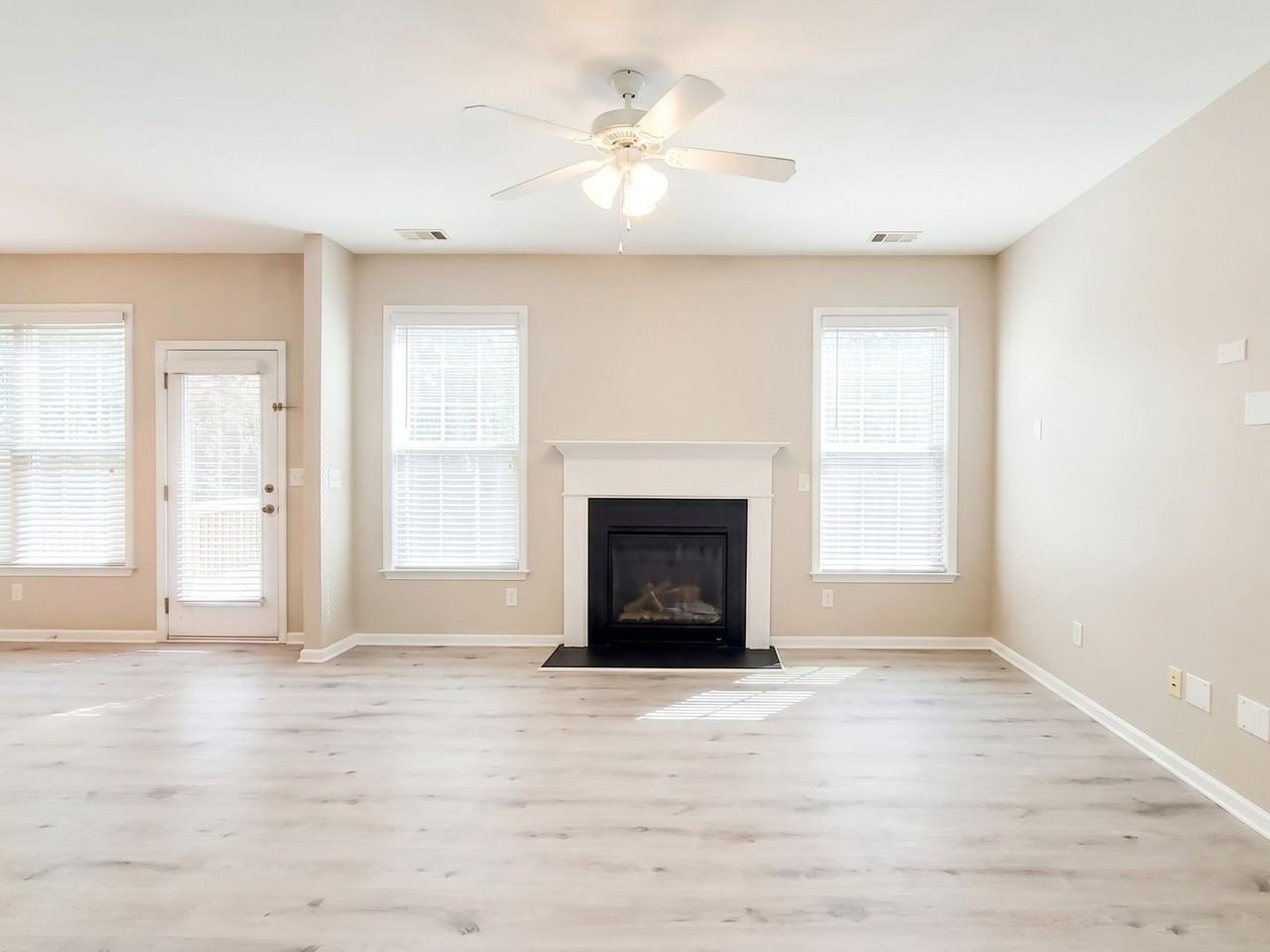 3344 Archgate Ct - Photo 3 of 32