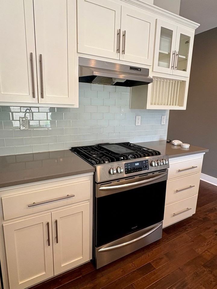 283 Tyler Ave - Photo 3 of 19