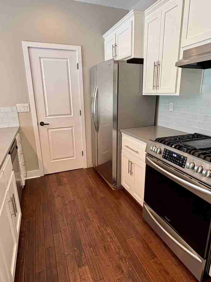 283 Tyler Ave - Photo 4 of 19