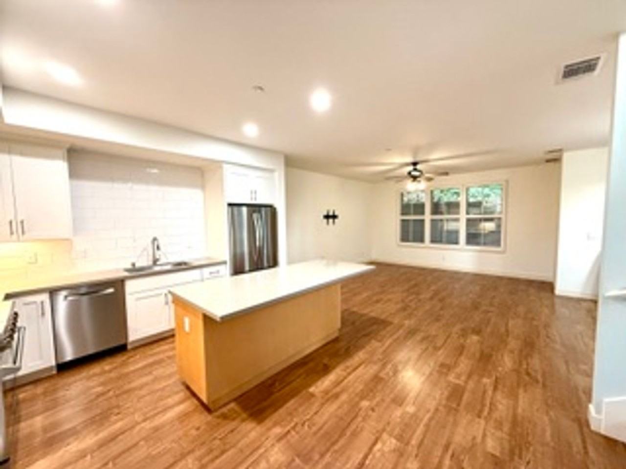 912 Lundy Ln - Photo 2 of 17