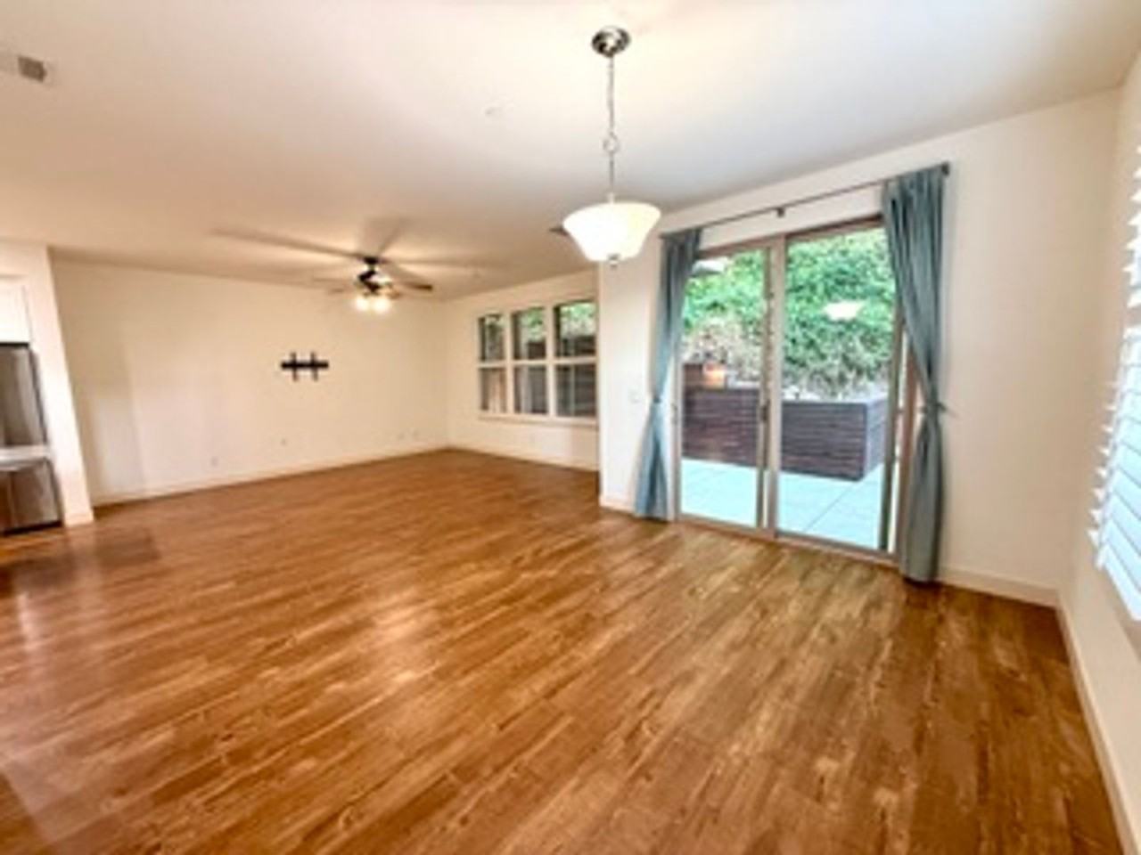912 Lundy Ln - Photo 5 of 17