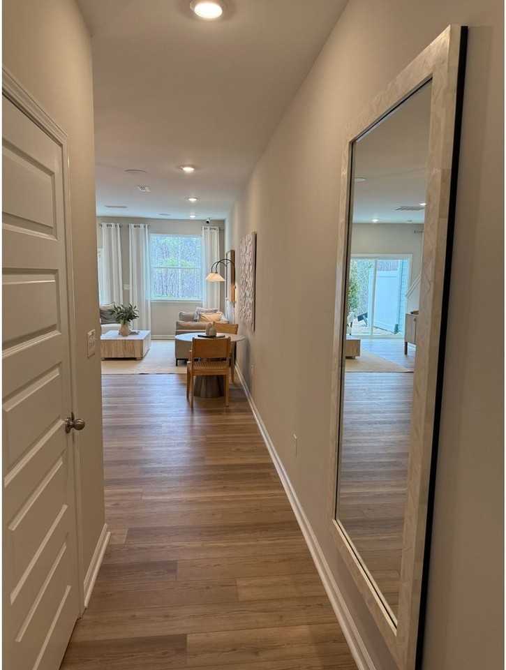 511 Eastwood St - Photo 2 of 19