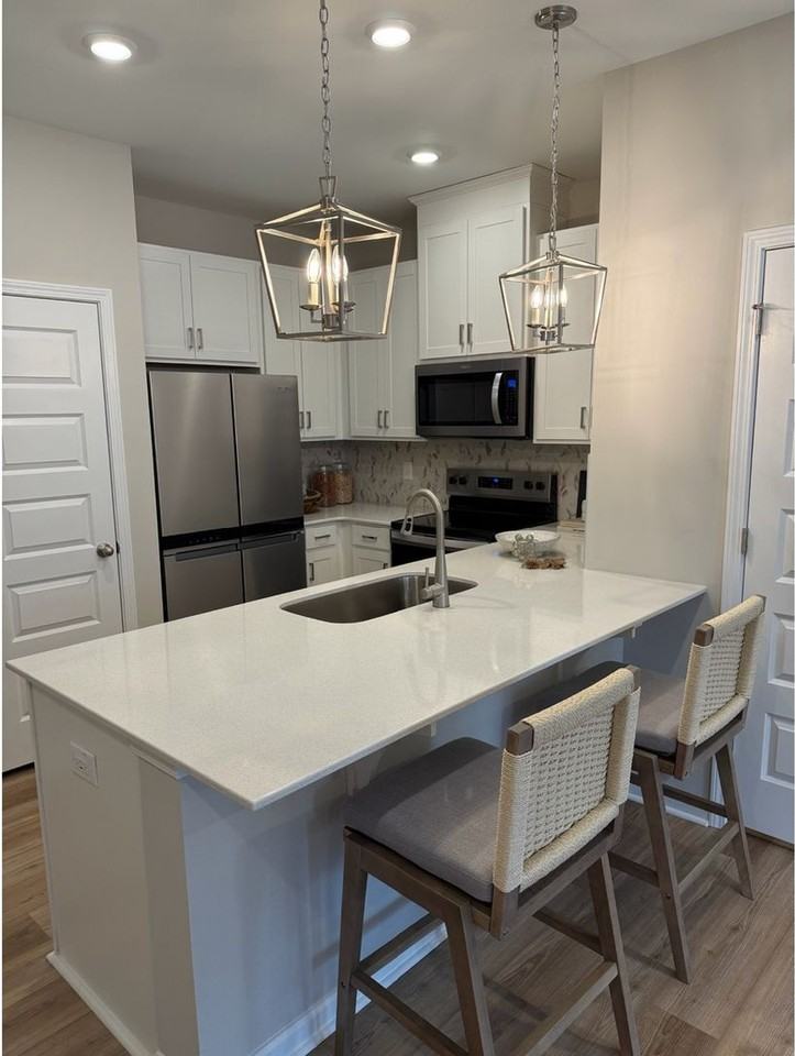 511 Eastwood St - Photo 3 of 19