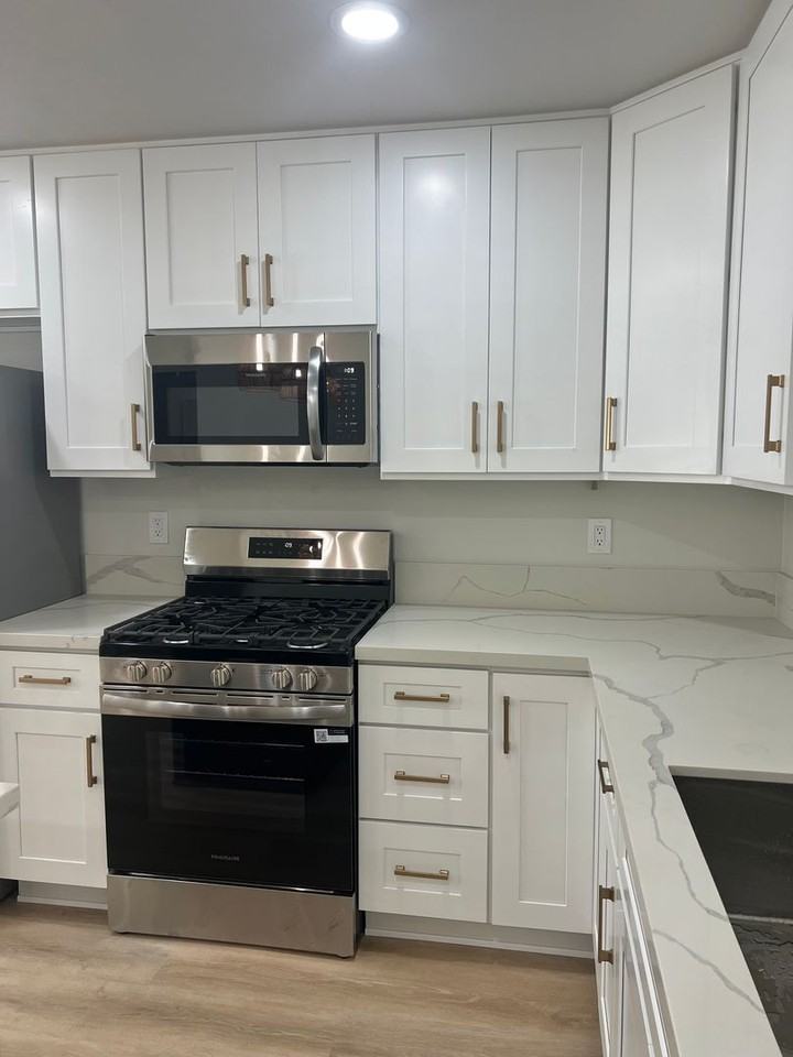 3523 Strong St - Photo 5 of 18