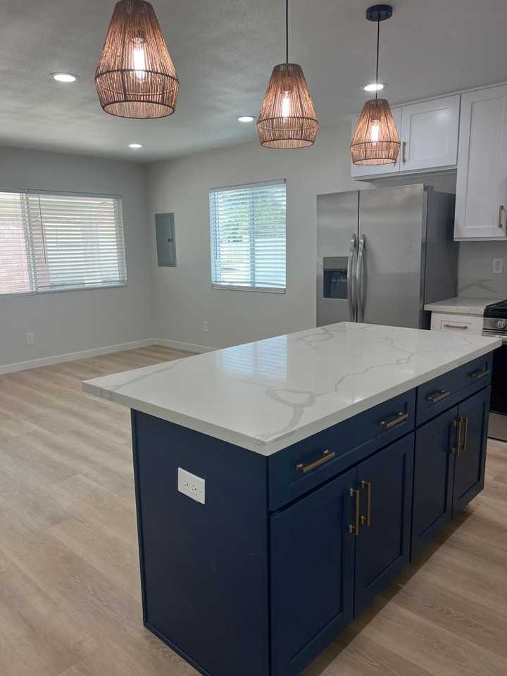 3523 Strong St - Photo 6 of 18