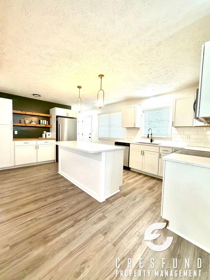 1066 Strickland Bridge Rd - Photo 6 of 24