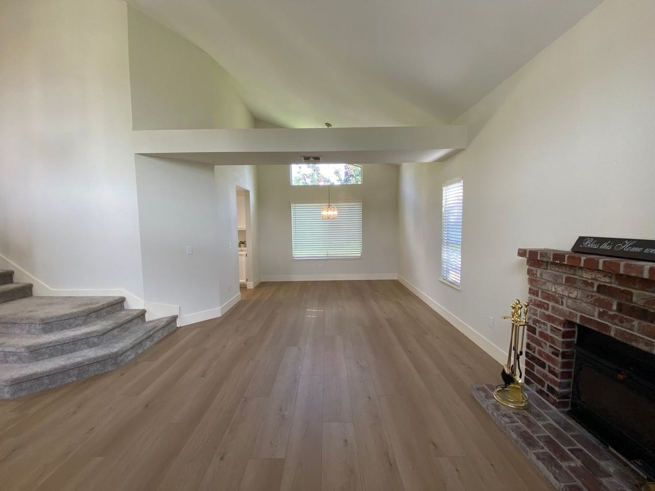 8524 Oak Harbour Ct - Photo 4 of 24