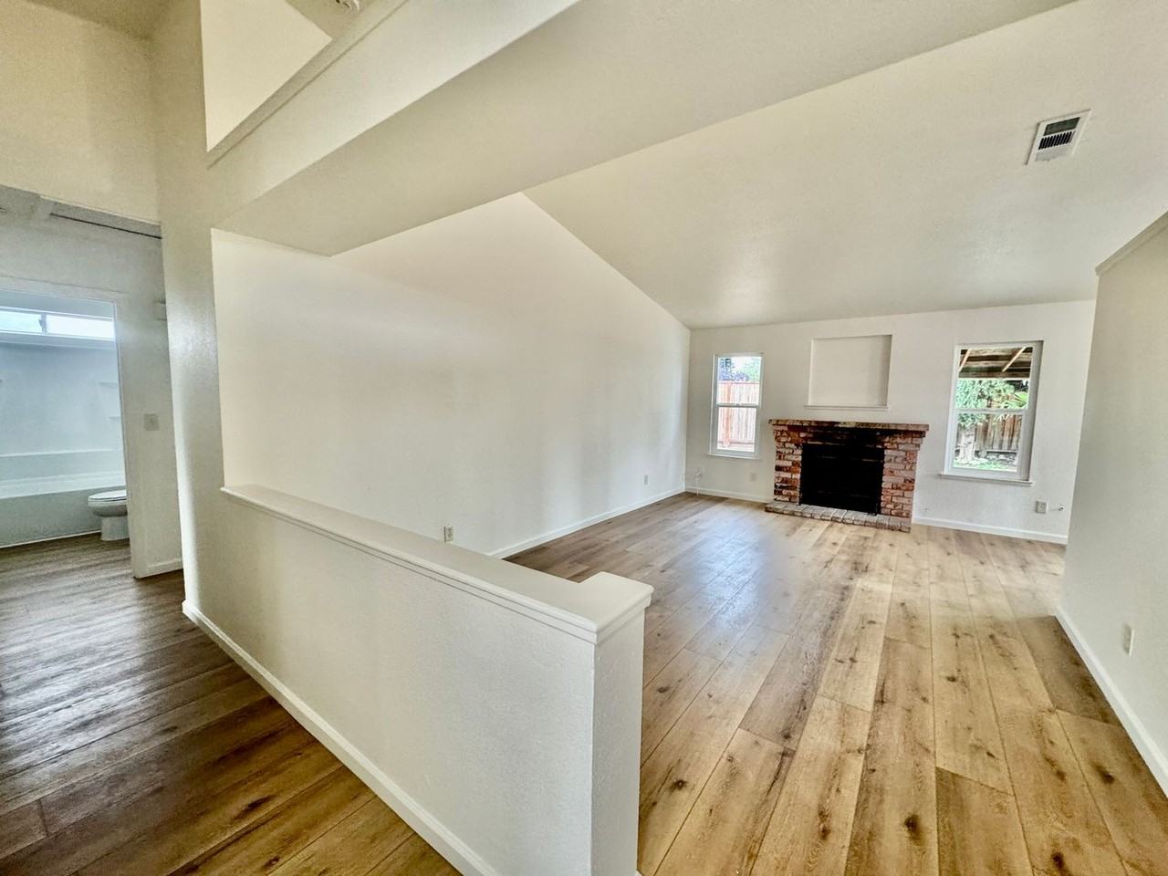 827 Mesa Ct - Photo 2 of 11