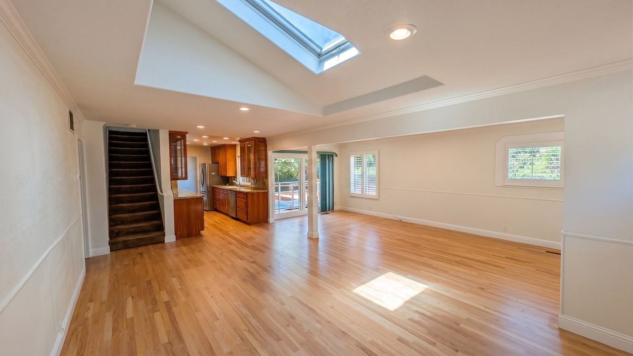 6923 Lassen St - Photo 3 of 6