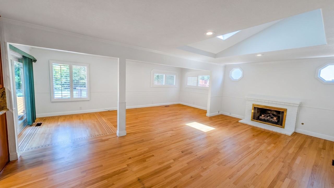 6923 Lassen St - Photo 4 of 6