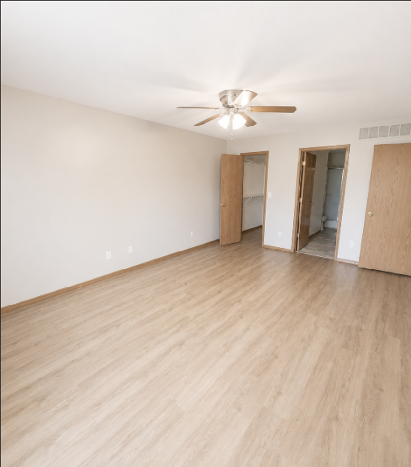 802 Briarbrook Dr - Photo 7 of 10
