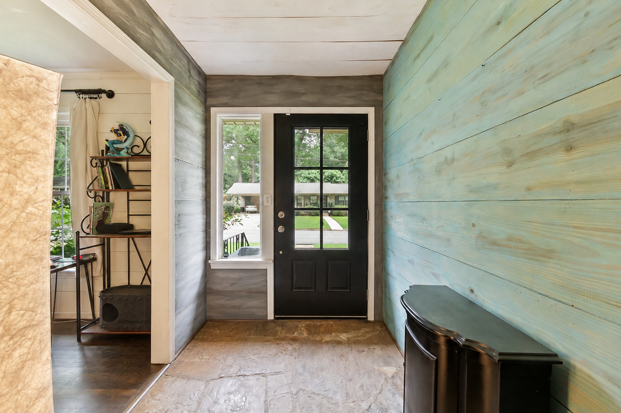 3836 Blackberry Ln - Photo 2 of 17