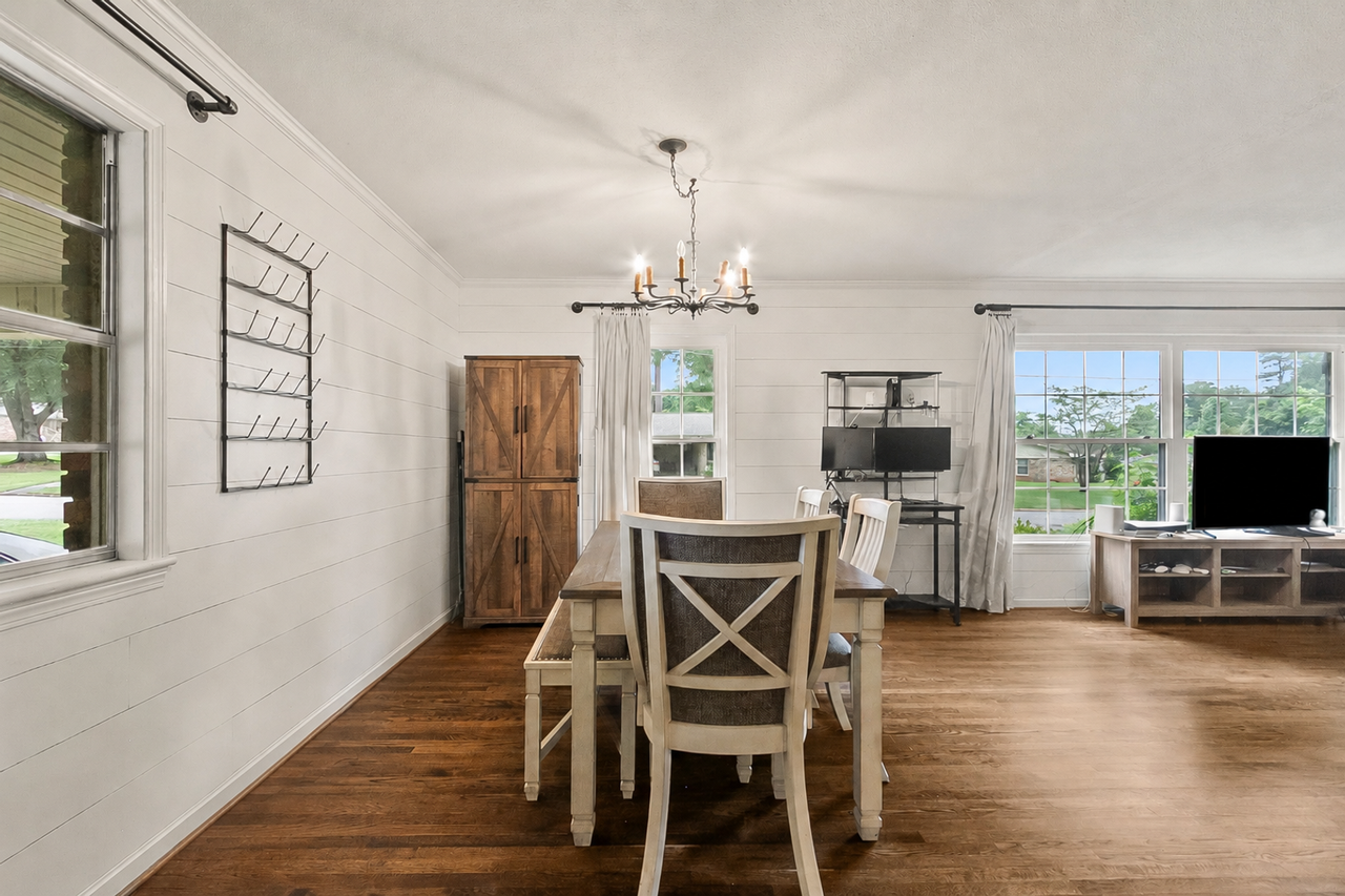 3836 Blackberry Ln - Photo 4 of 17