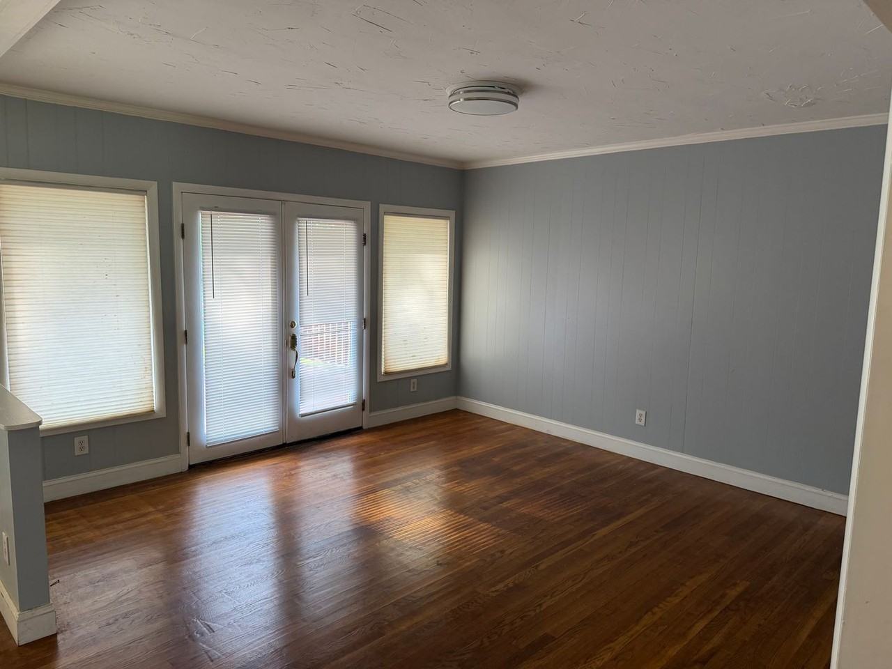 1311 Clover Ln - Photo 4 of 16