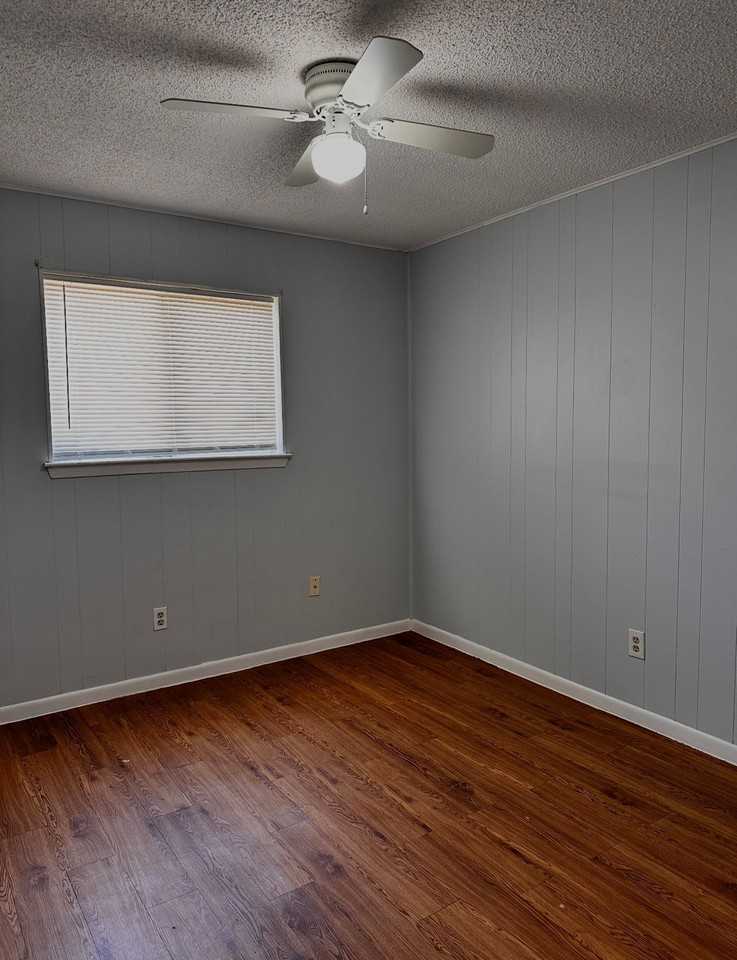 1507 Bundrant Dr - Photo 3 of 18