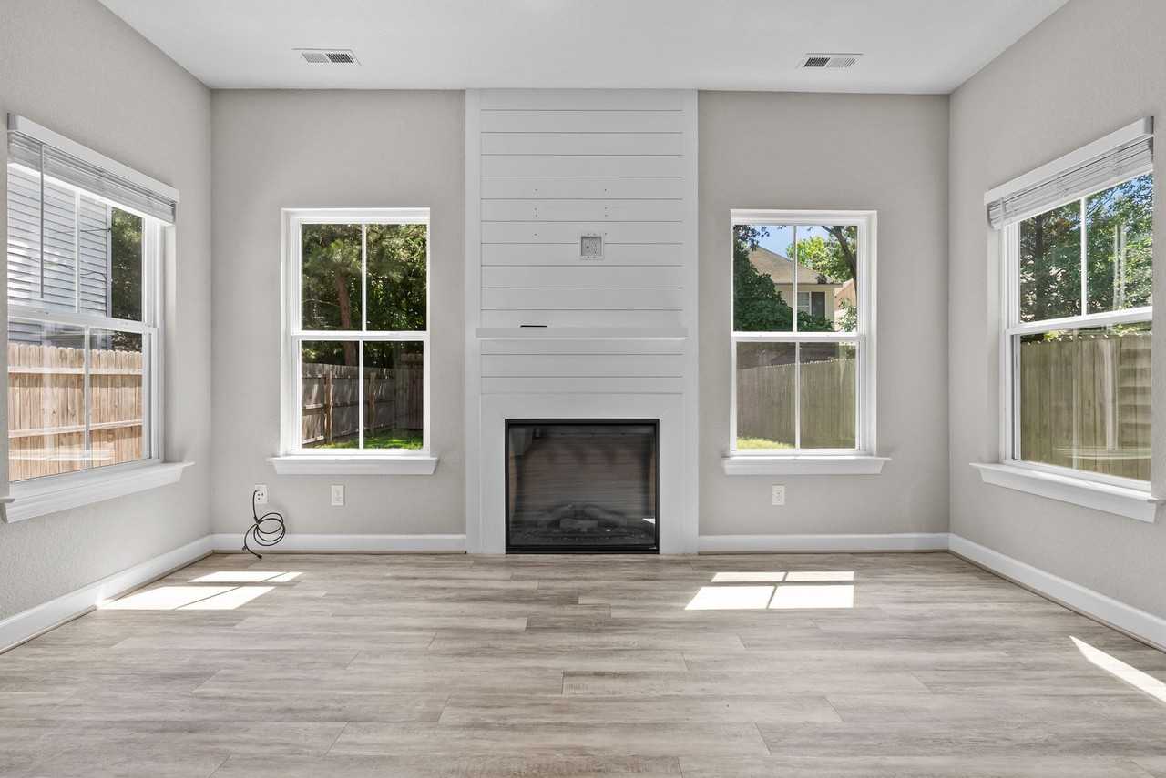 104 S Palm Ave - Photo 3 of 34