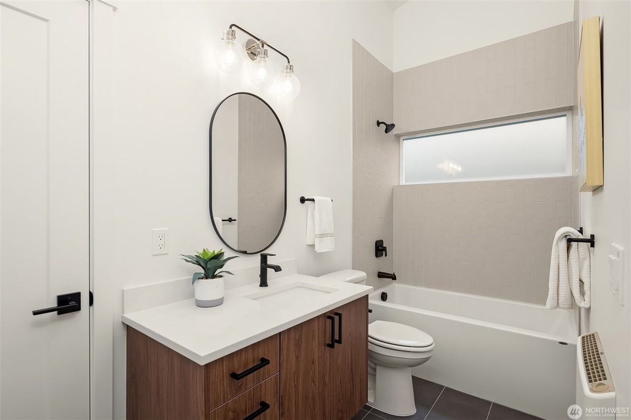 13548 39th Ave Ne - Photo 5 of 27