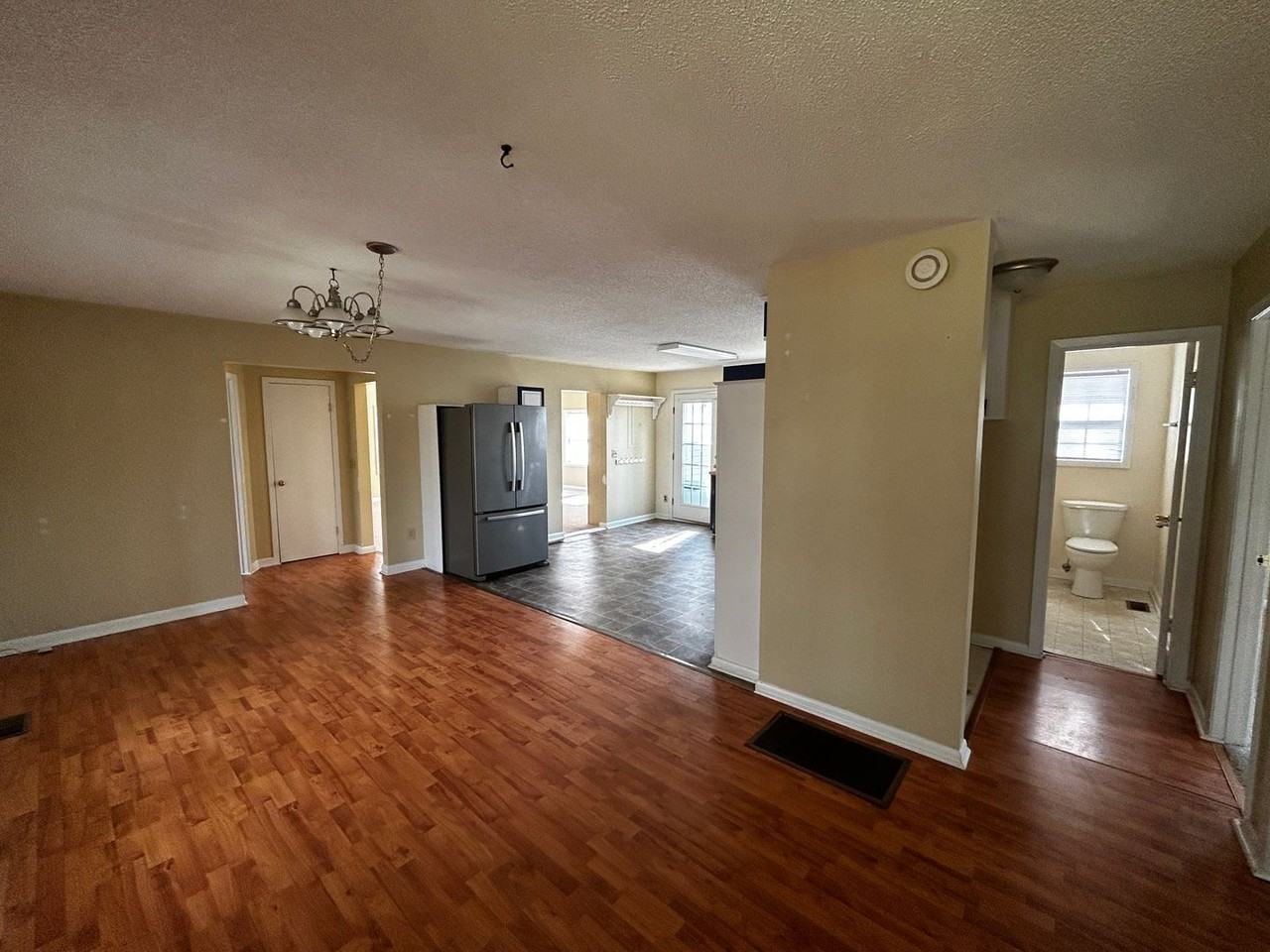 204 Cane Creek Ln - Photo 6 of 7