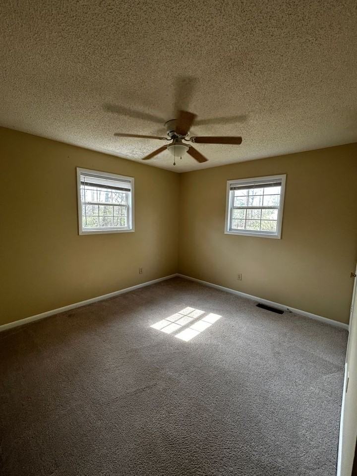 204 Cane Creek Ln - Photo 7 of 7