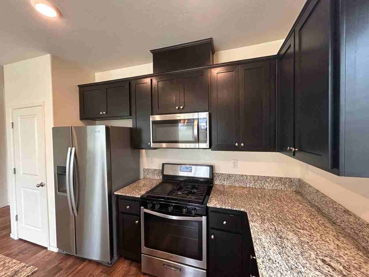 1296 Sparrow Dr - Photo 5 of 21