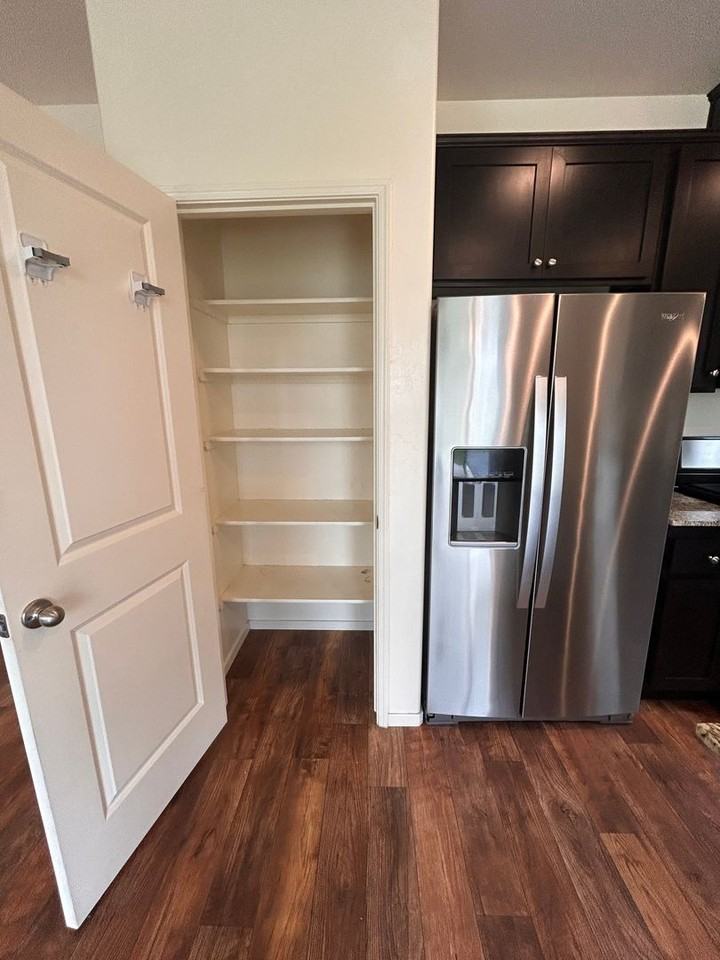 1296 Sparrow Dr - Photo 6 of 21