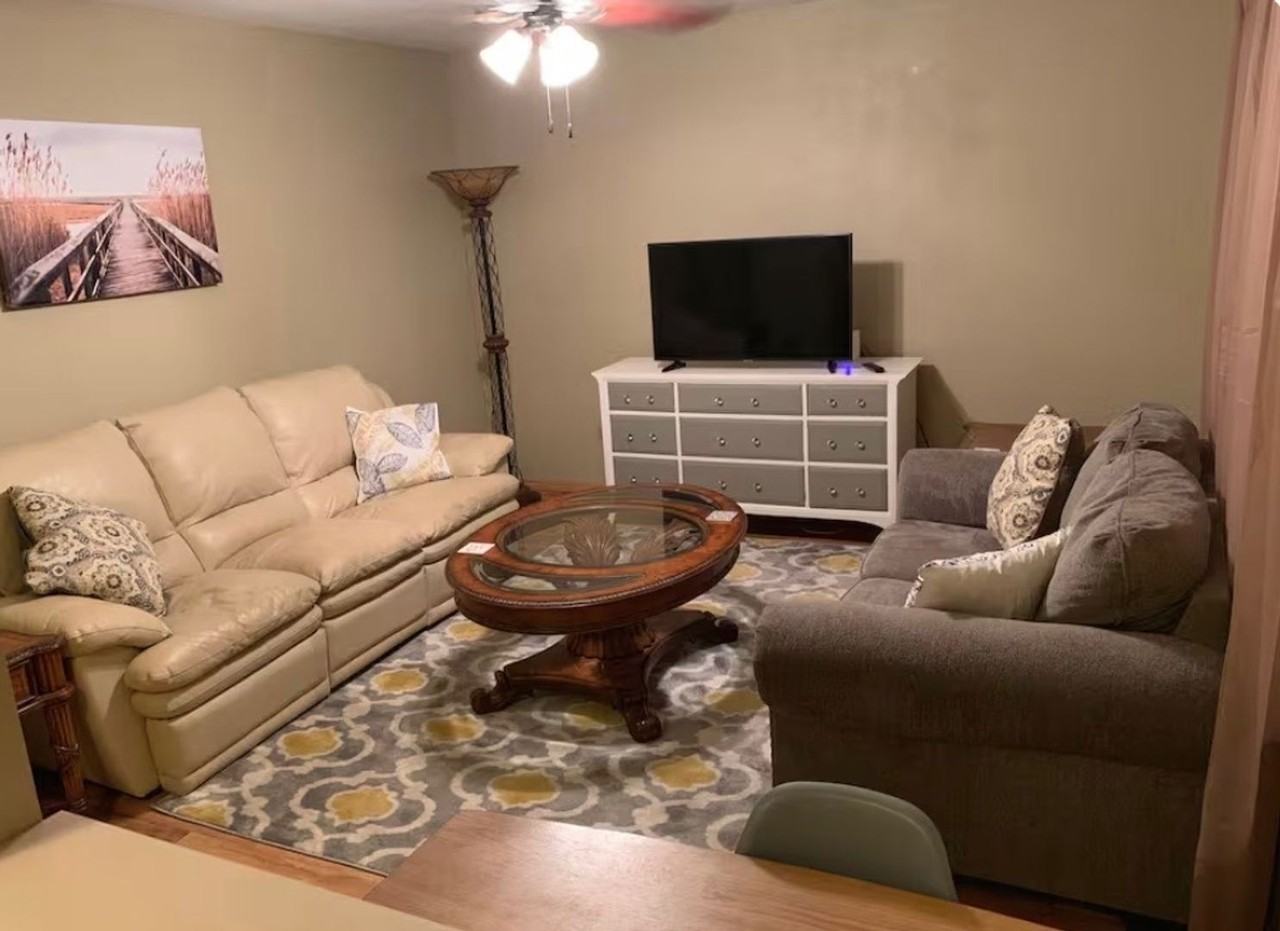 2941 Adrian Ave - Photo 2 of 8