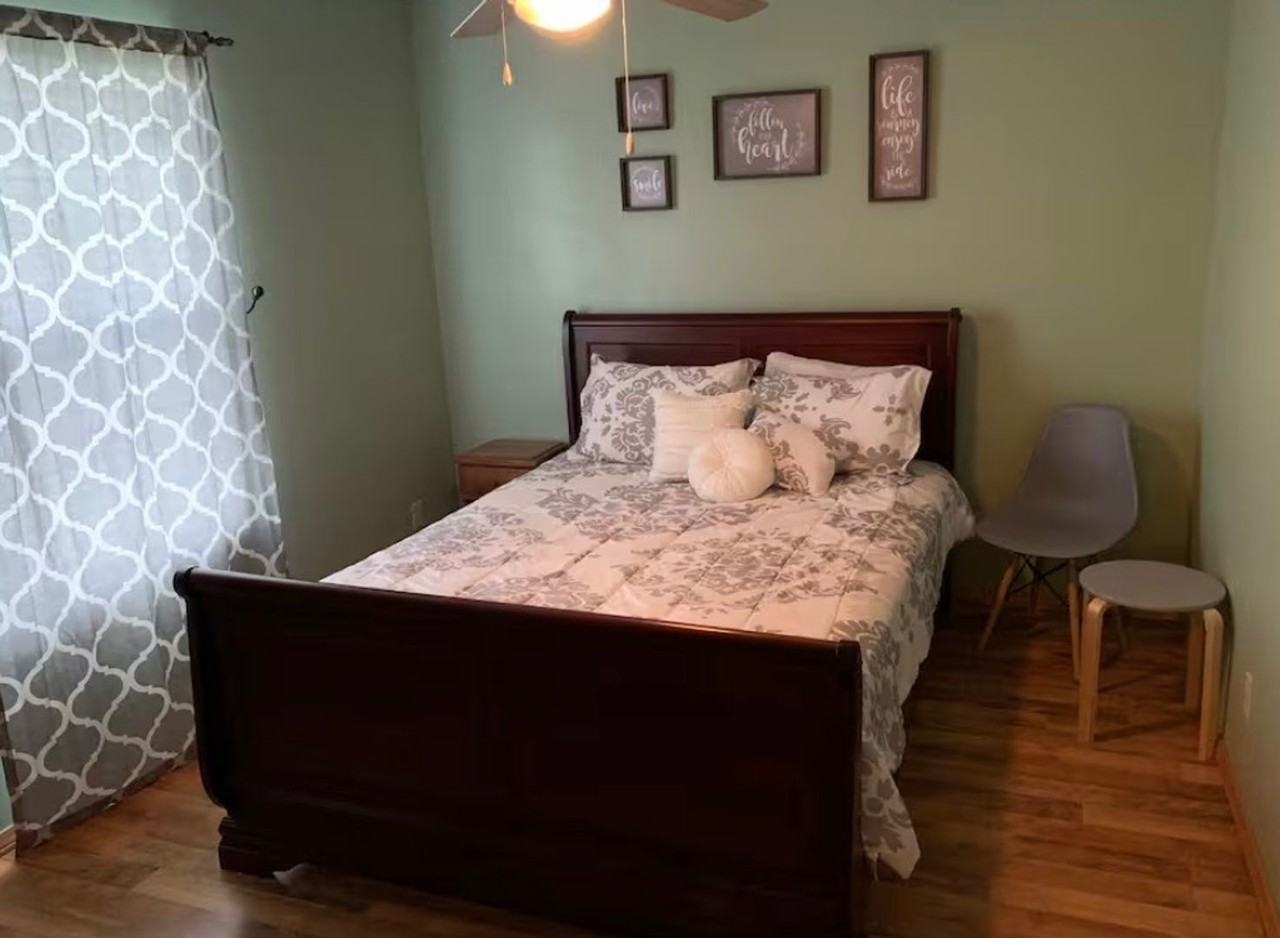 2941 Adrian Ave - Photo 4 of 8