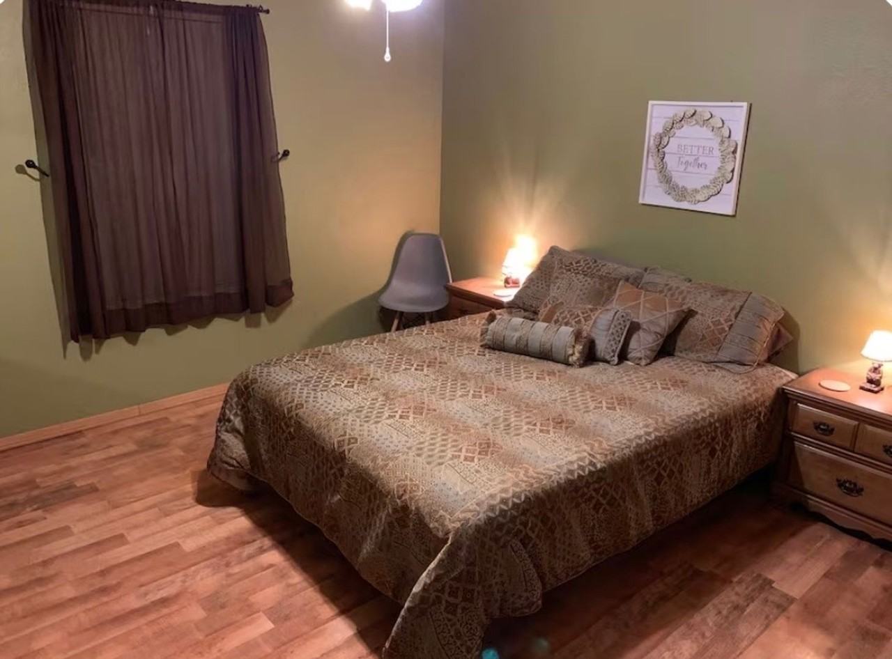 2941 Adrian Ave - Photo 5 of 8
