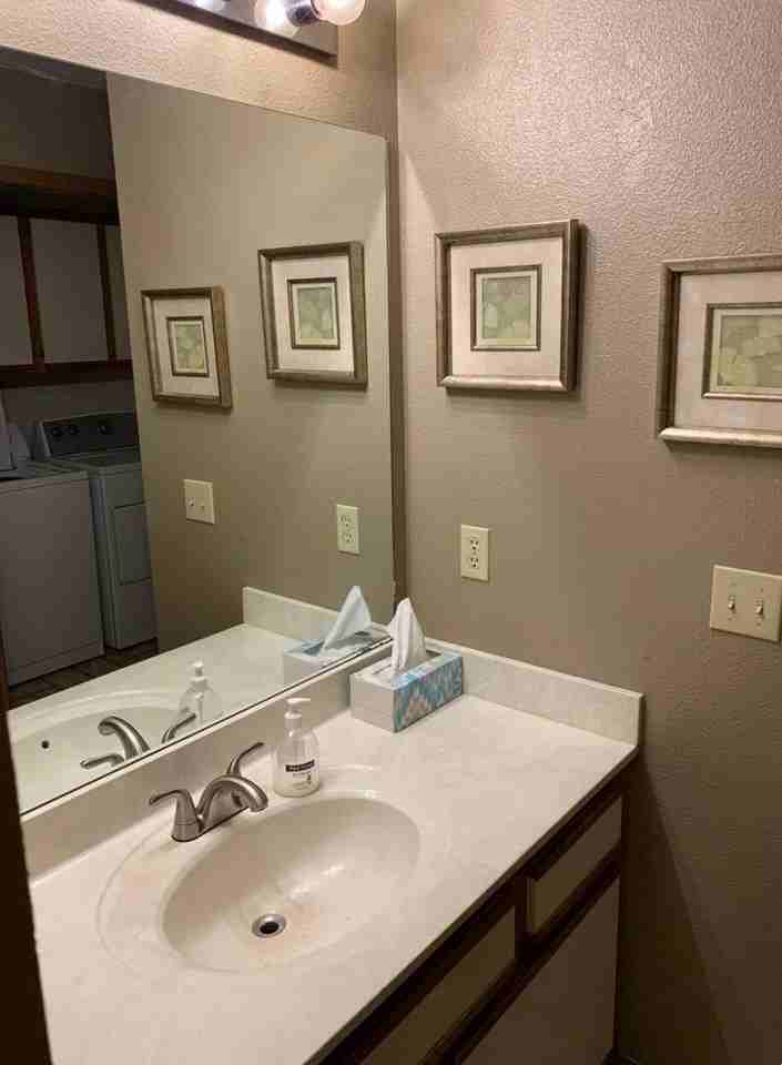 2941 Adrian Ave - Photo 6 of 8