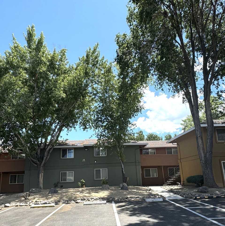 Parkside Gardens Apartments - Photo 5 of 21
