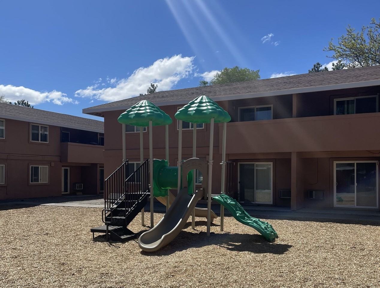 Parkside Gardens Apartments - Photo 7 of 21