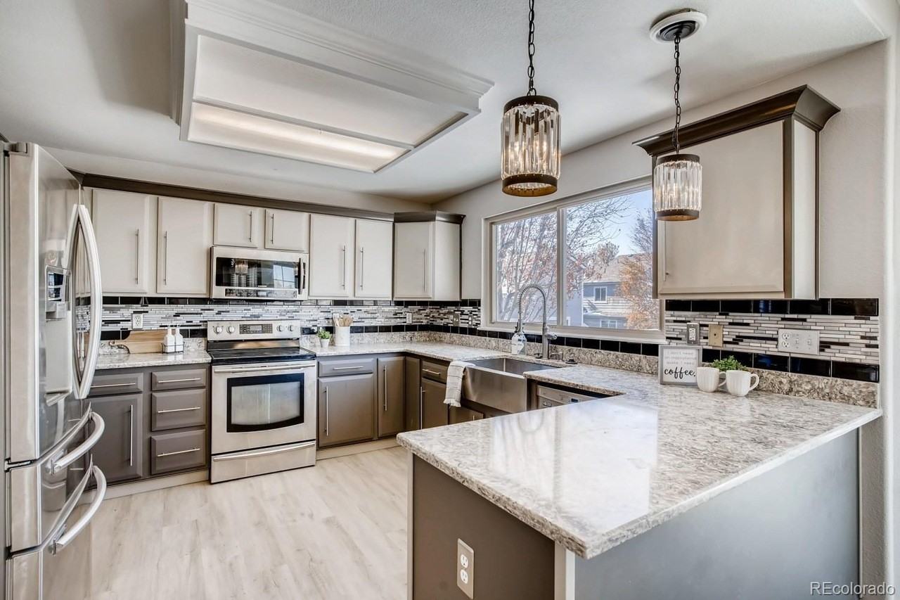 2421 S Waco Ct #NA - Photo 4 of 35