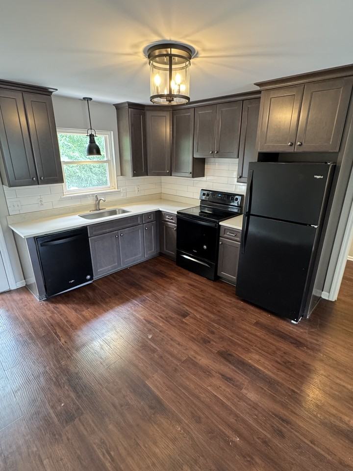 1010 Ridgeway Ave #8 - Photo 5 of 19
