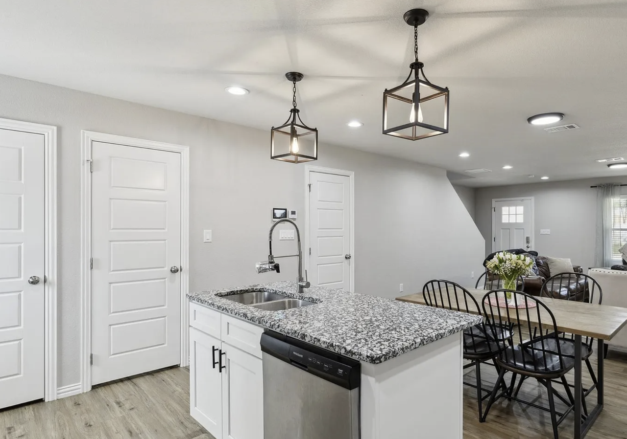 5818 Grayson St #5818 - Photo 3 of 15