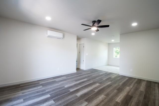 1116 L St #D - Photo 3 of 8