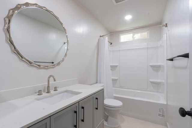 1116 L St #D - Photo 6 of 8