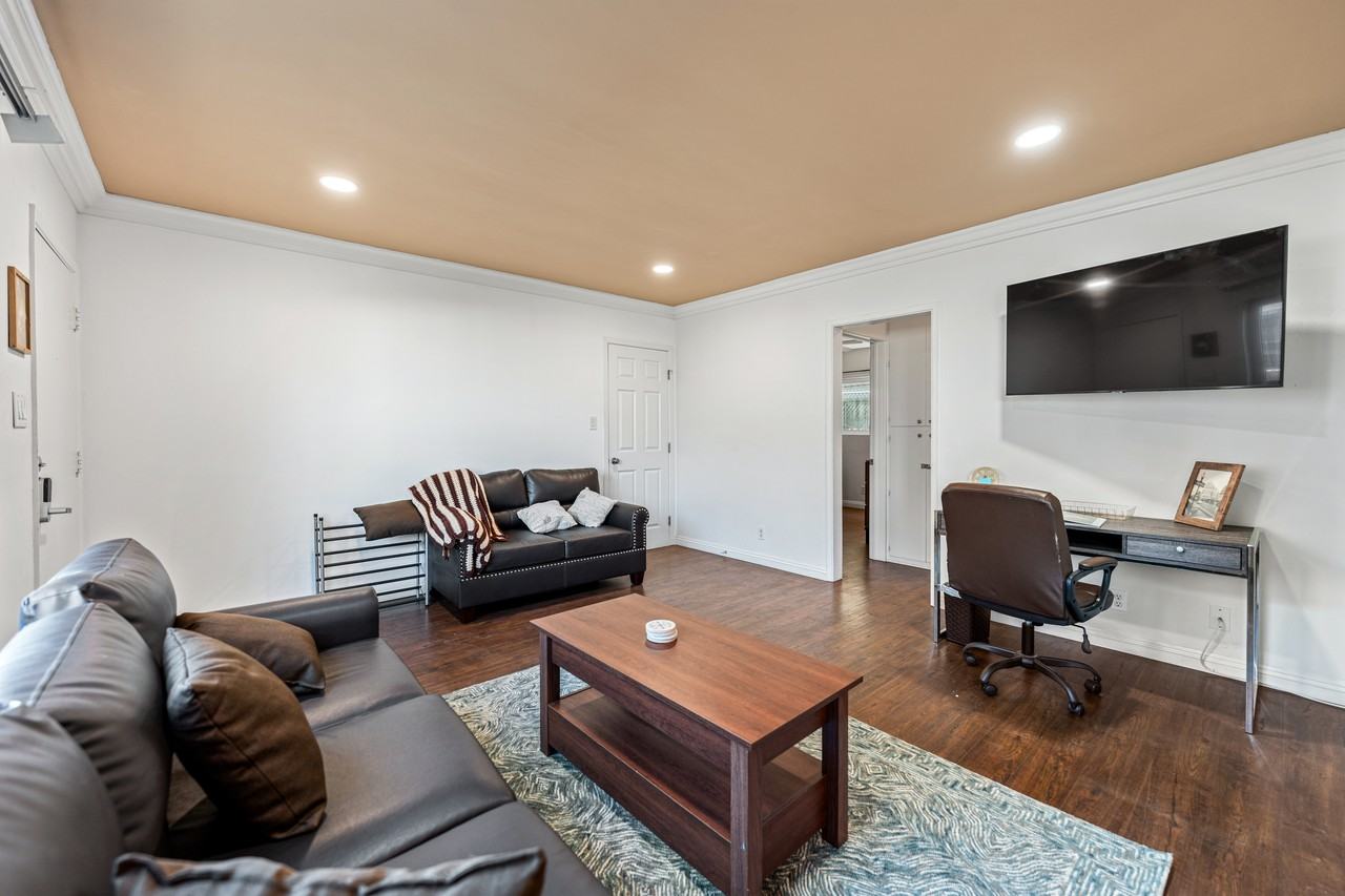 545 East 97th Street #2 - Photo 6 of 19