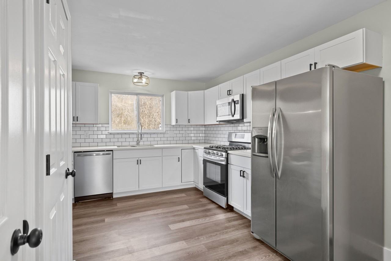 230 Diekamp Ln - Photo 4 of 18