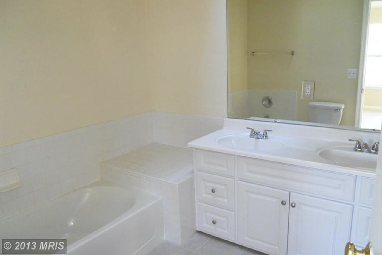 121 Whitestone Way - Photo 6 of 9