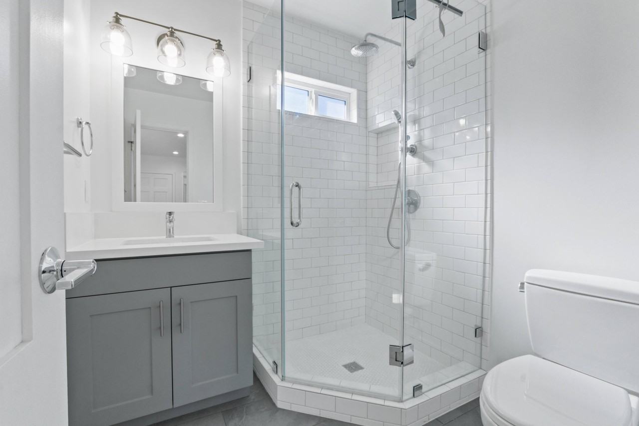 814-818 2nd Street - Photo 5 of 19