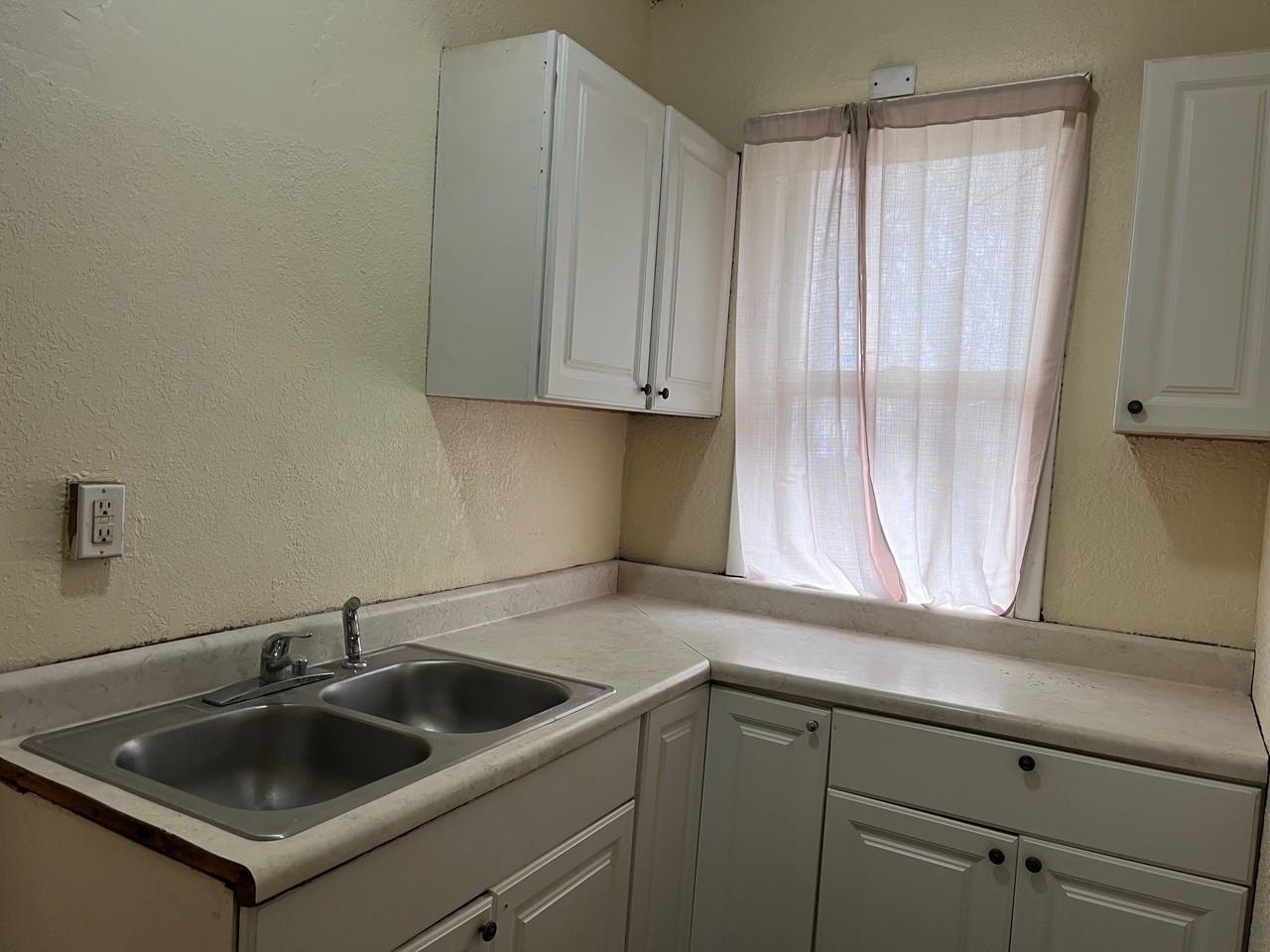326 Western Ave #2 - Photo 5 of 12